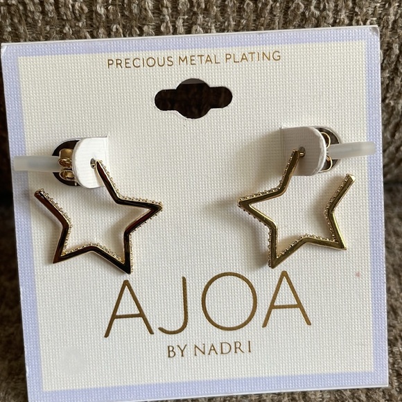 Star Earrings - Picture 4 of 5